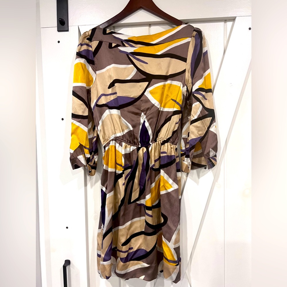 DVF geometric leaf pattern silk dress size 6 100% silk